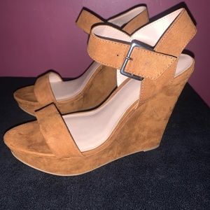 Suede caramel colored wedges!